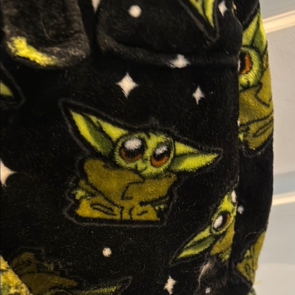 Star Wars Black and Green Silky Pajama Robe/ Baby Yoda/ Mandalorian - Picture 3 of 4
